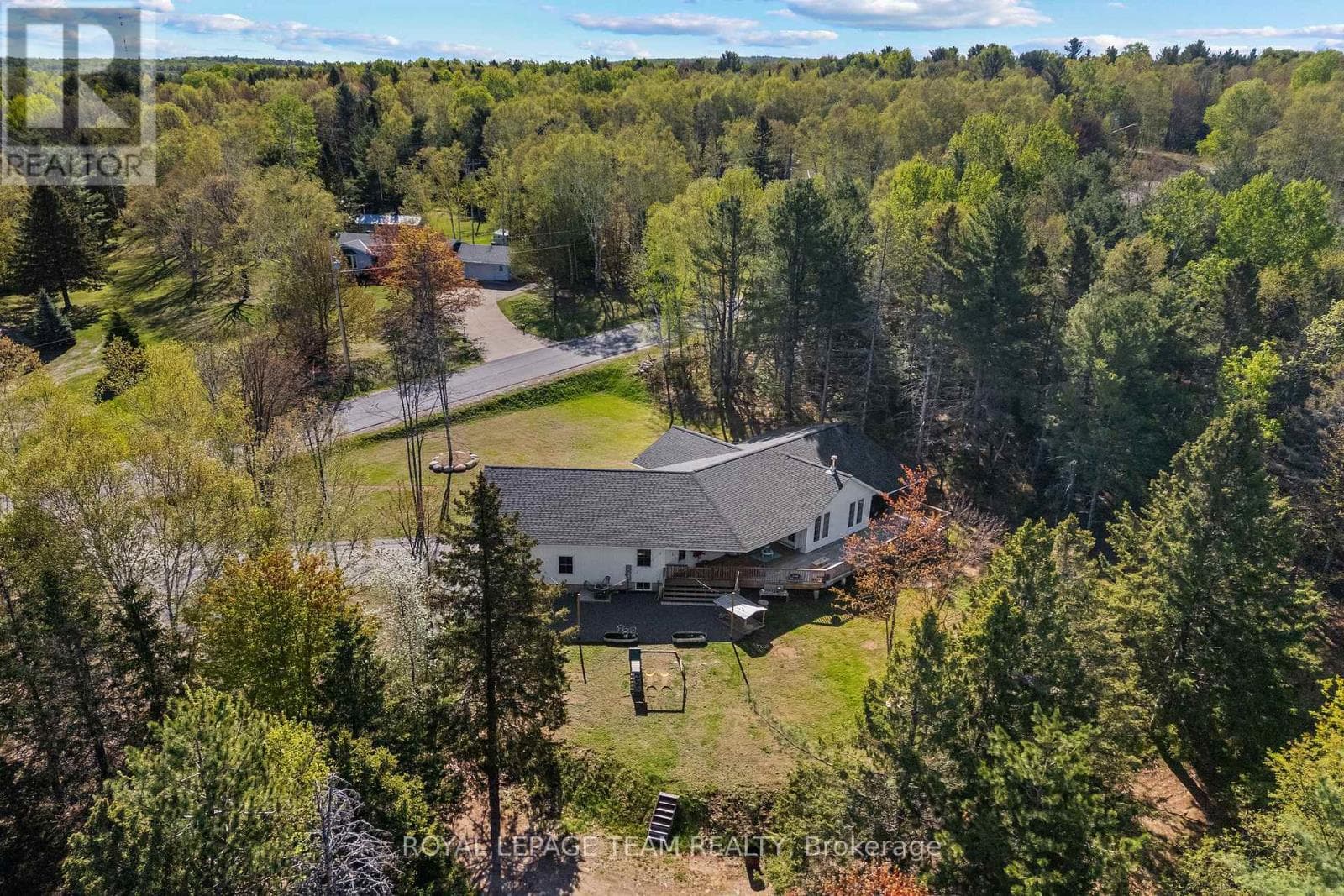 36 HILLCREST AVENUE, Renfrew County — photo 5