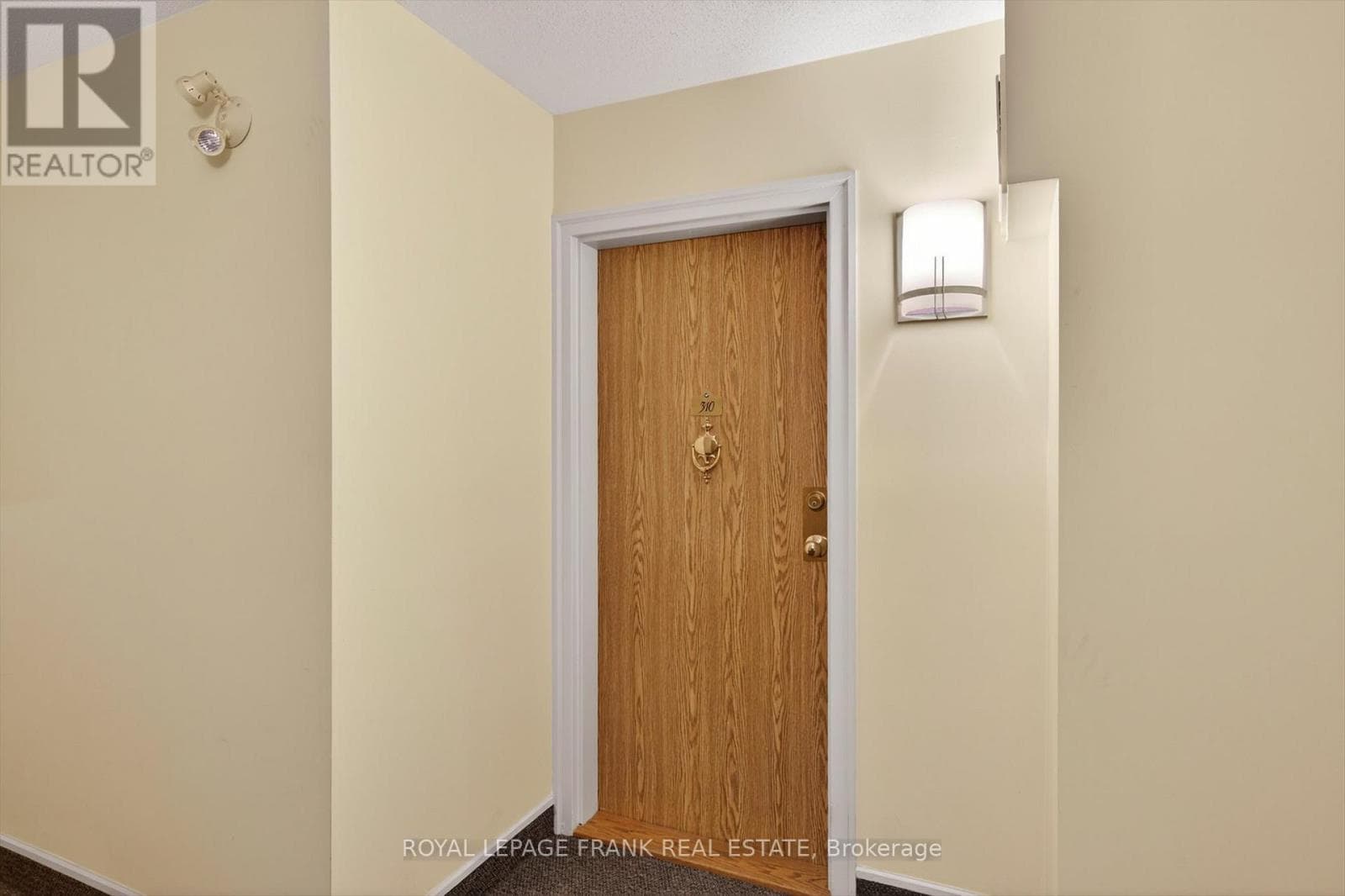 BLDG C #310 - 1099 CLONSILLA AVENUE, Central Lakes — photo 4