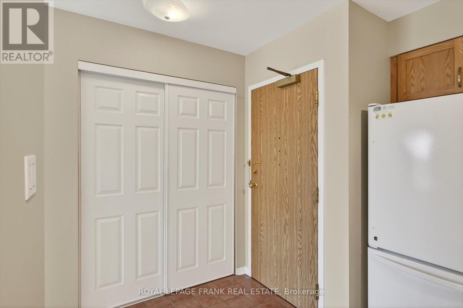 BLDG C #310 - 1099 CLONSILLA AVENUE, Central Lakes — photo 5