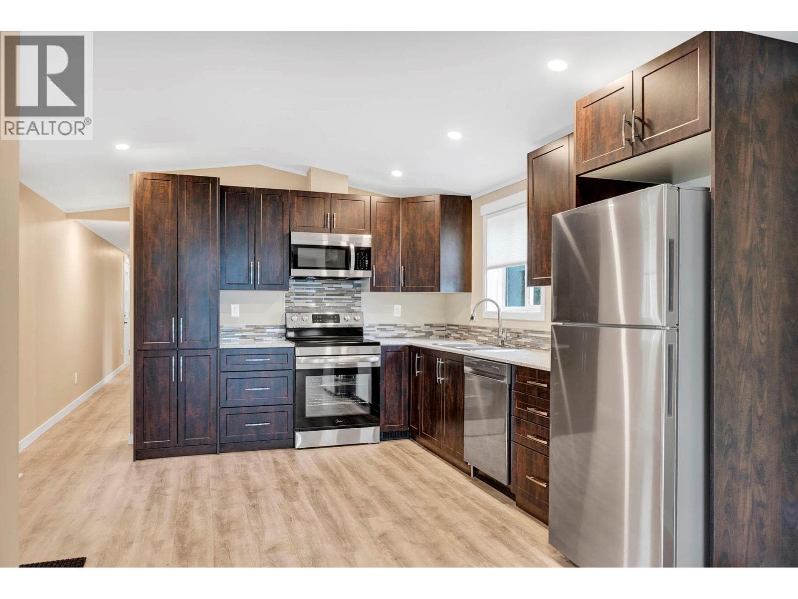 121 Ferry Road Unit# 34, Interior REALTORS® — photo 3
