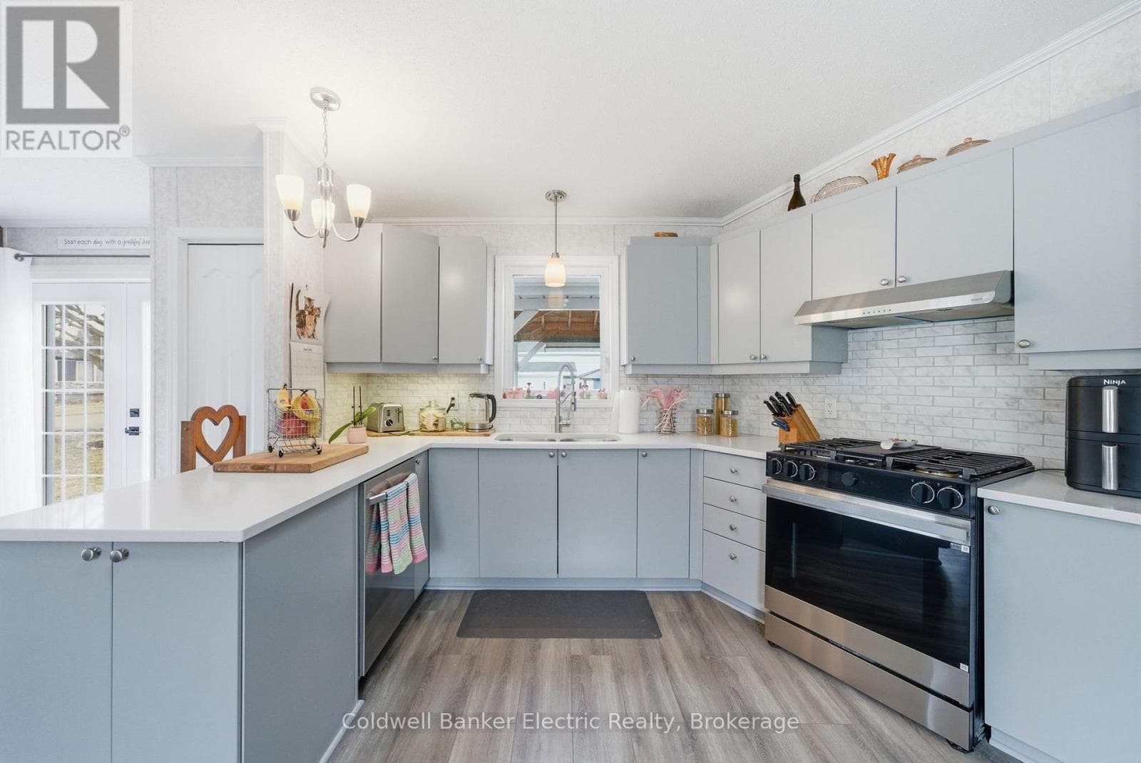 7 HOMEWOOD AVENUE, Central Lakes — photo 4
