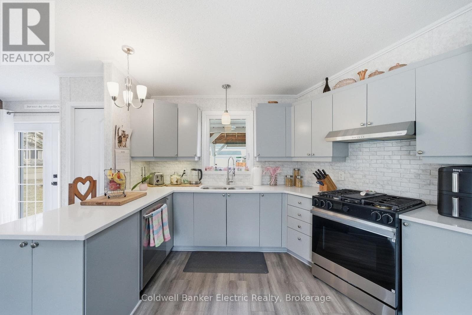 7 HOMEWOOD AVENUE, Central Lakes — photo 5