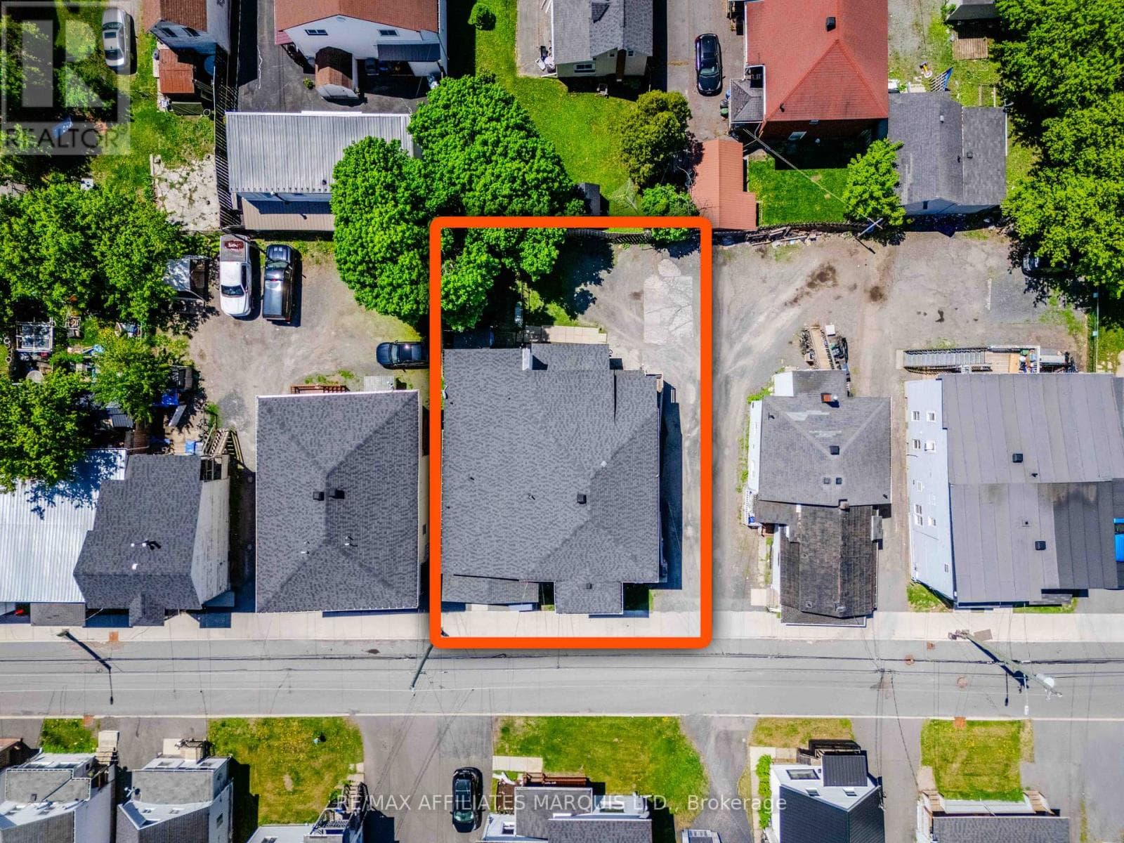 225 LOUISA STREET, Cornwall — photo 2