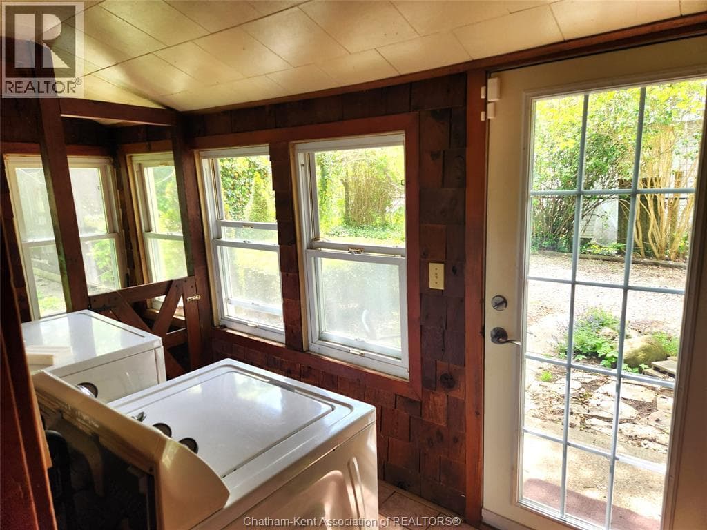 8626 Chester STREET, Chatham Kent — photo 3