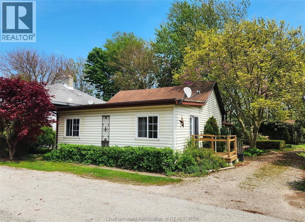 8626 Chester STREET, Chatham Kent — photo 2
