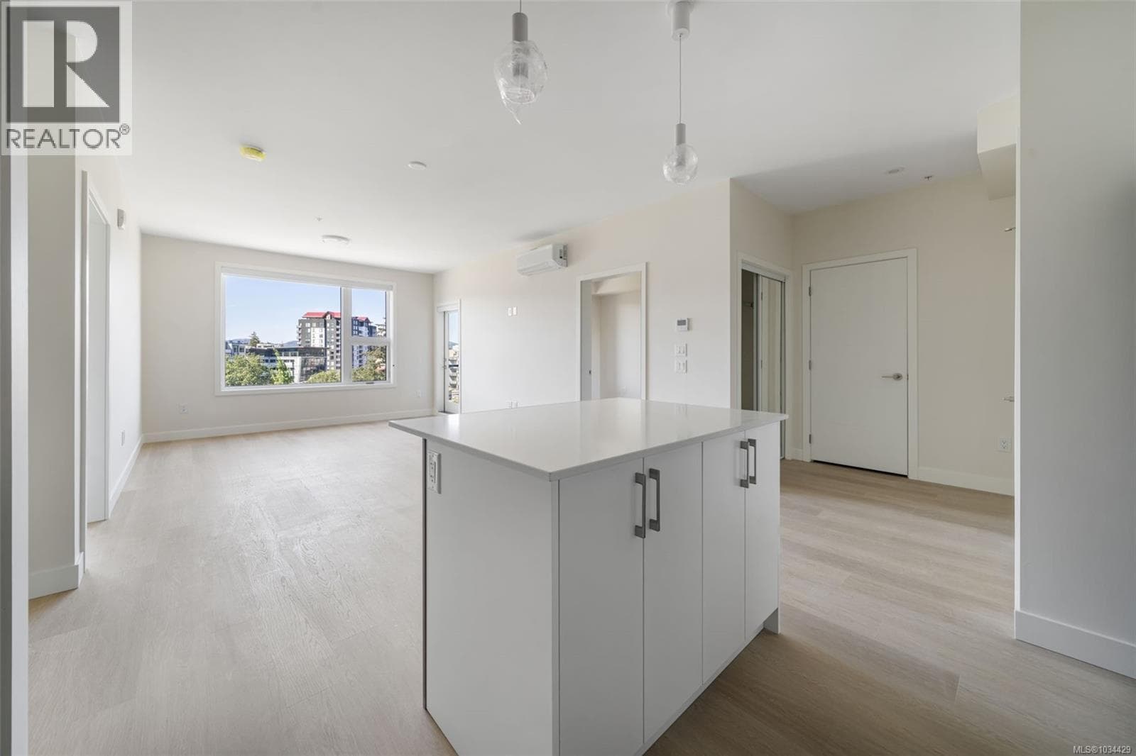 212 777 Station Ave, Victoria — photo 4