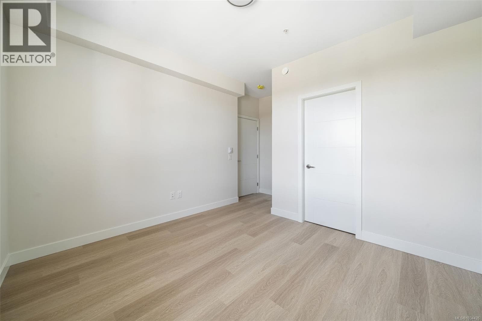 309 777 Station Ave, Victoria — photo 3