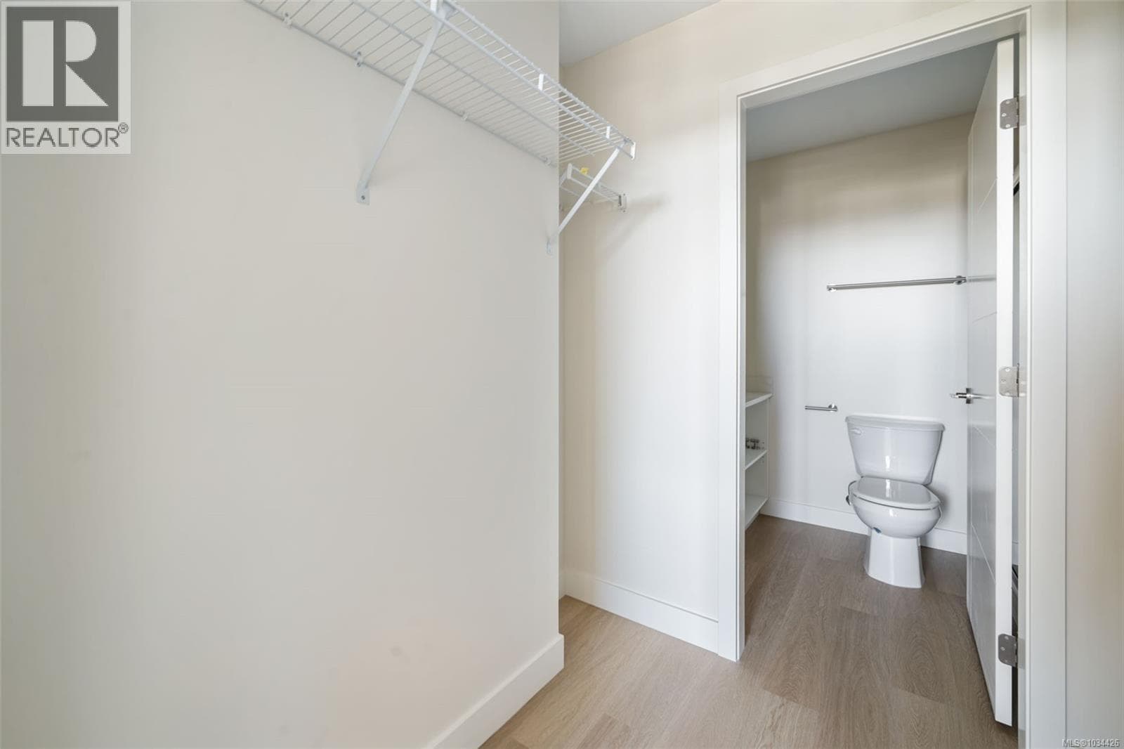 309 777 Station Ave, Victoria — photo 4