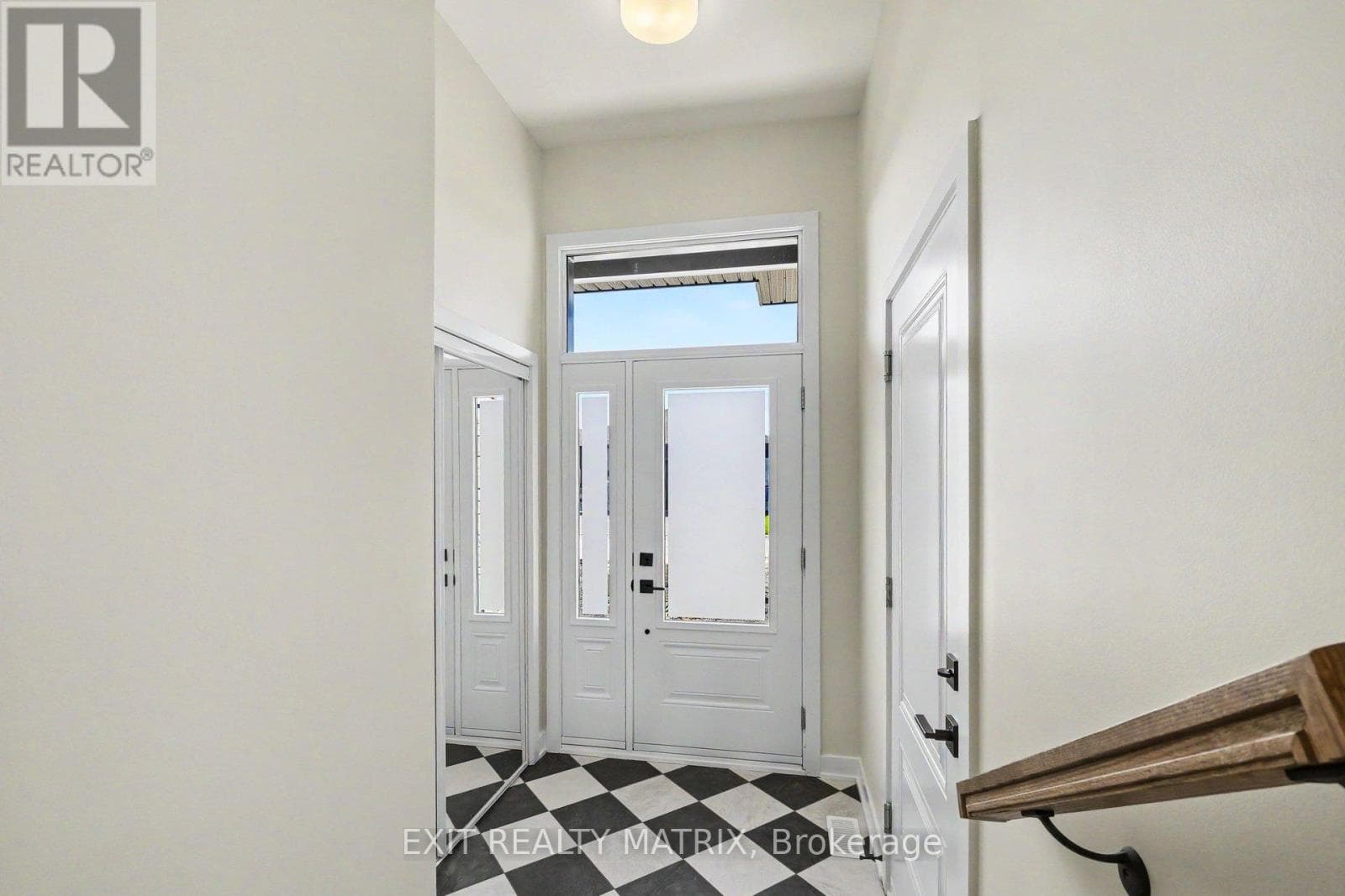 533 REGINA STREET, Ottawa — photo 2
