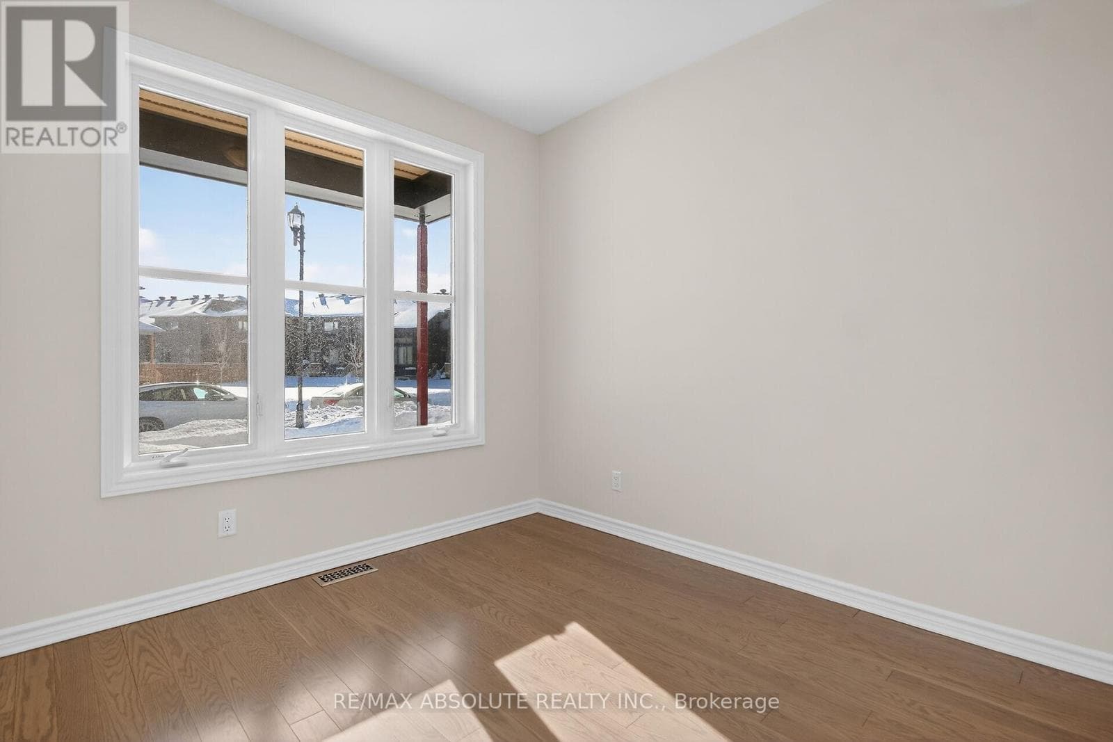 185 SEABERT DRIVE, Ottawa — photo 4