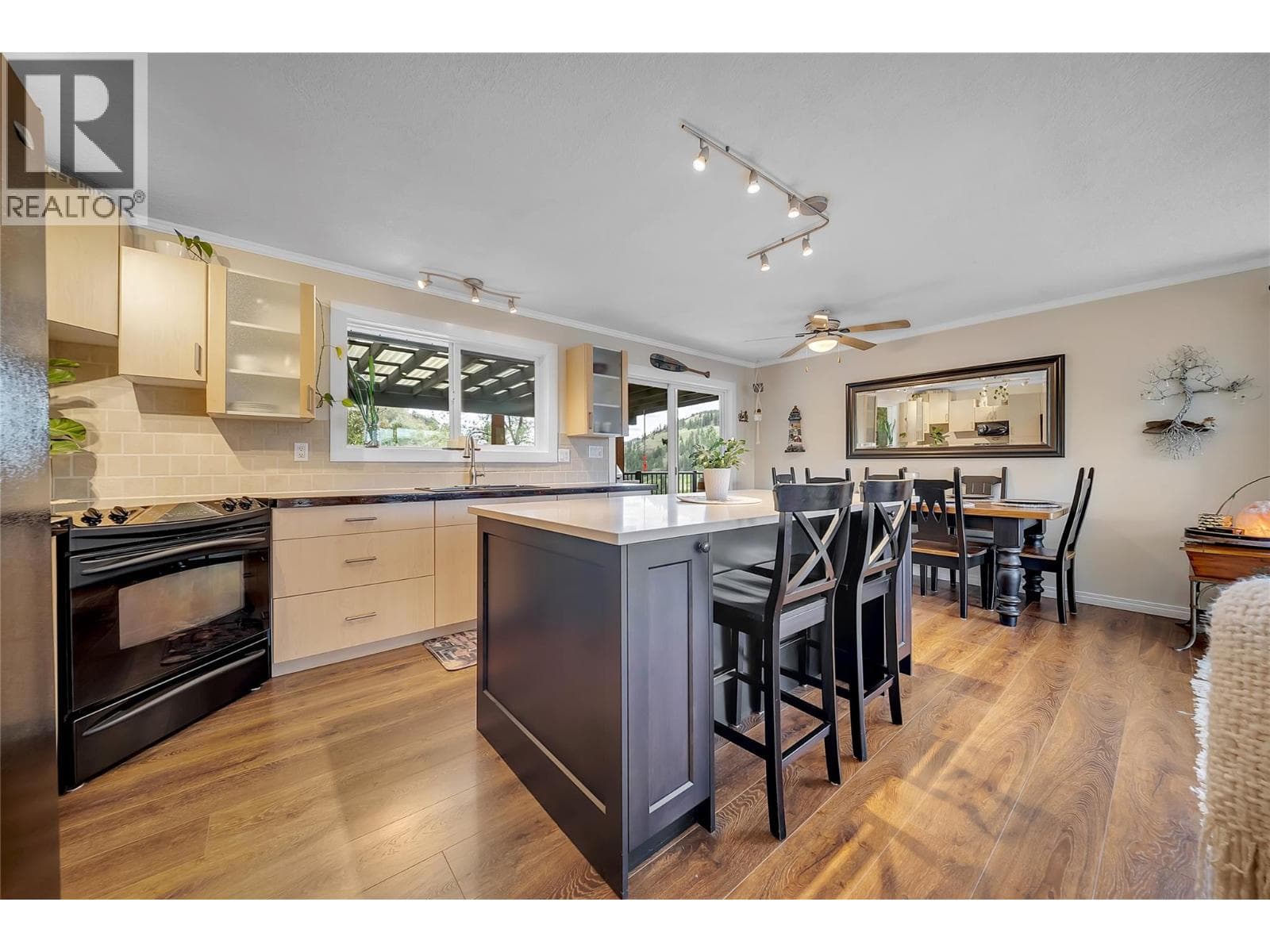 20177 Garnet Valley Road, Interior REALTORS® — photo 2
