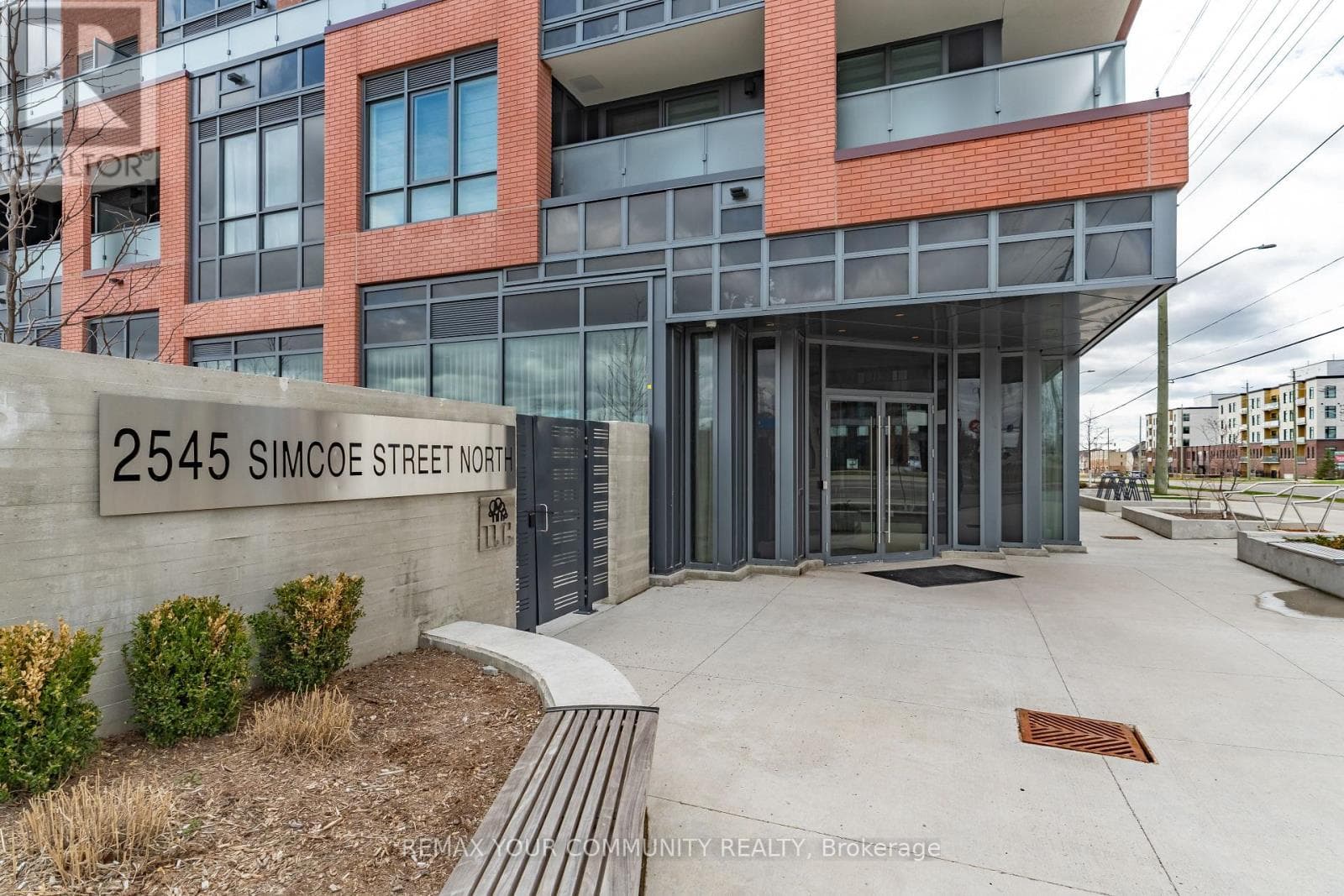 2302 - 2545 SIMCOE STREET, Toronto — photo 2