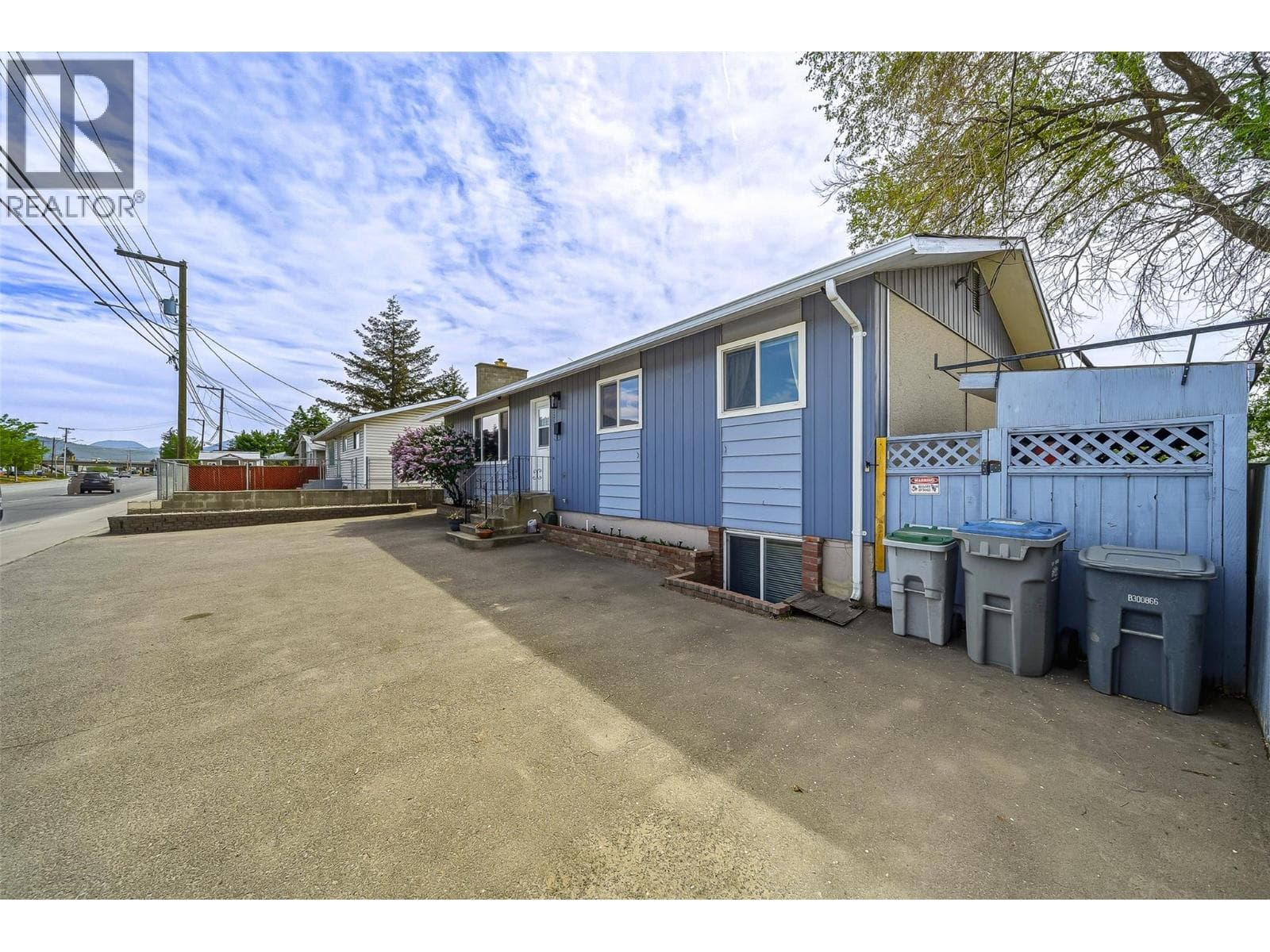 1125 HALSTON AVENUE, Interior REALTORS® — photo 3