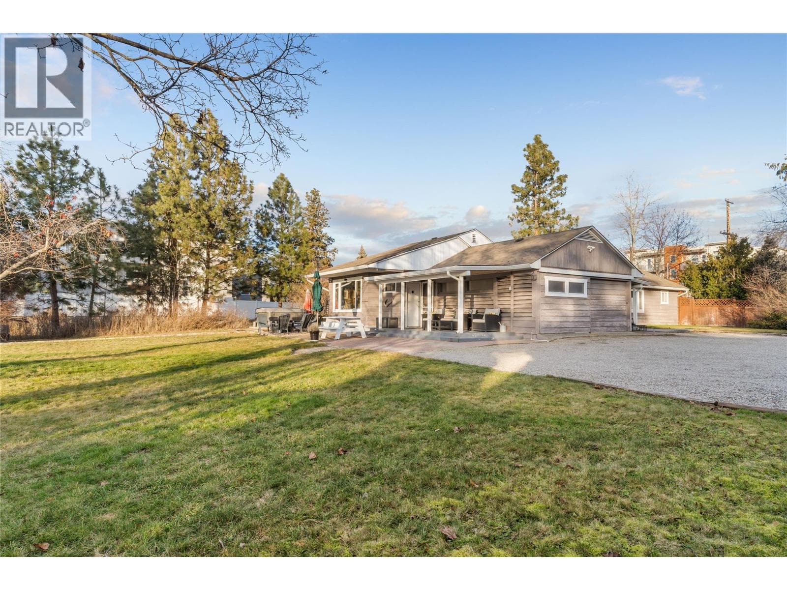 4158 LAKESHORE ROAD, Interior REALTORS® — photo 4