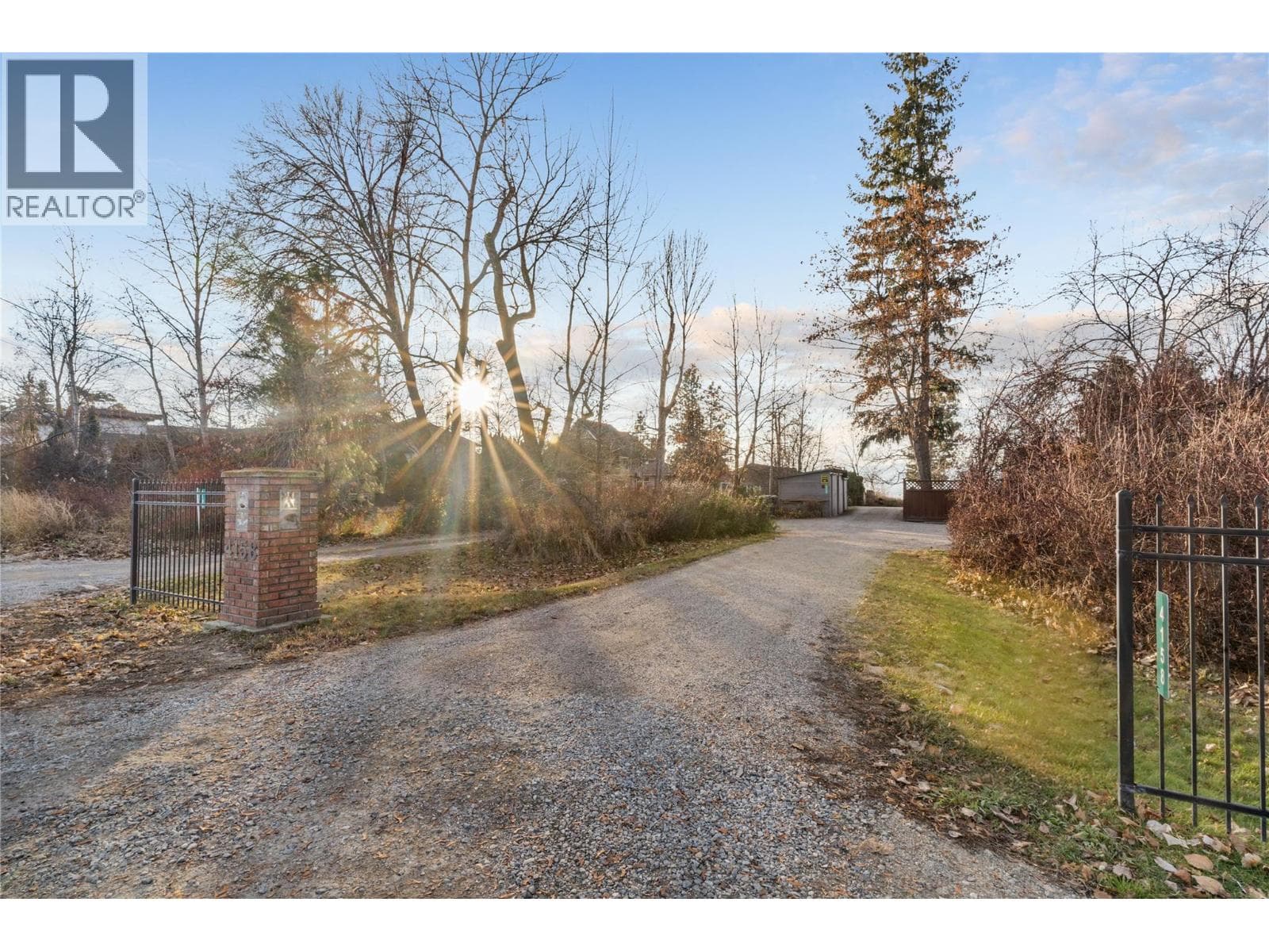 4164 LAKESHORE ROAD, Interior REALTORS® — photo 2