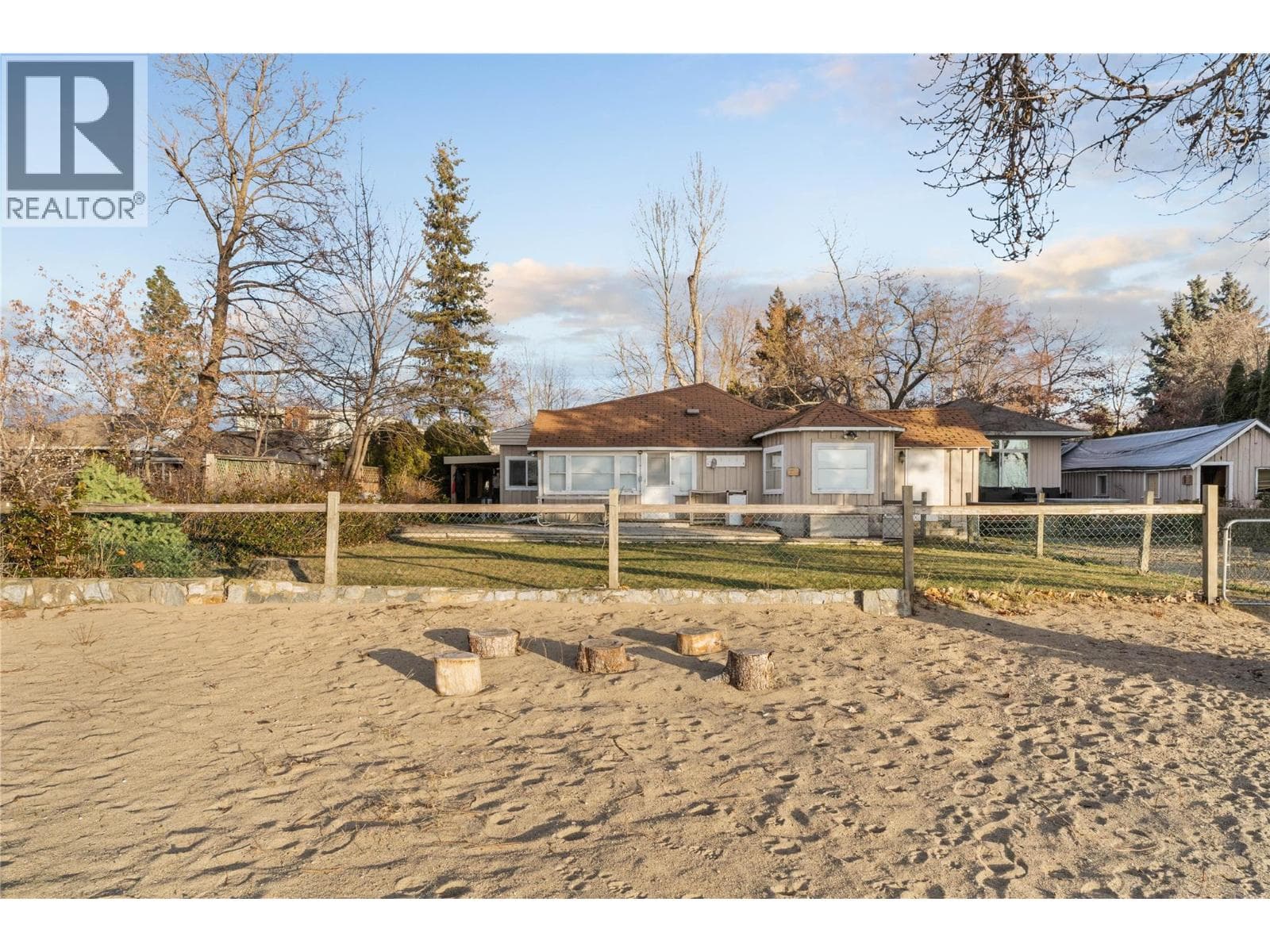 4164 LAKESHORE ROAD, Interior REALTORS® — photo 5