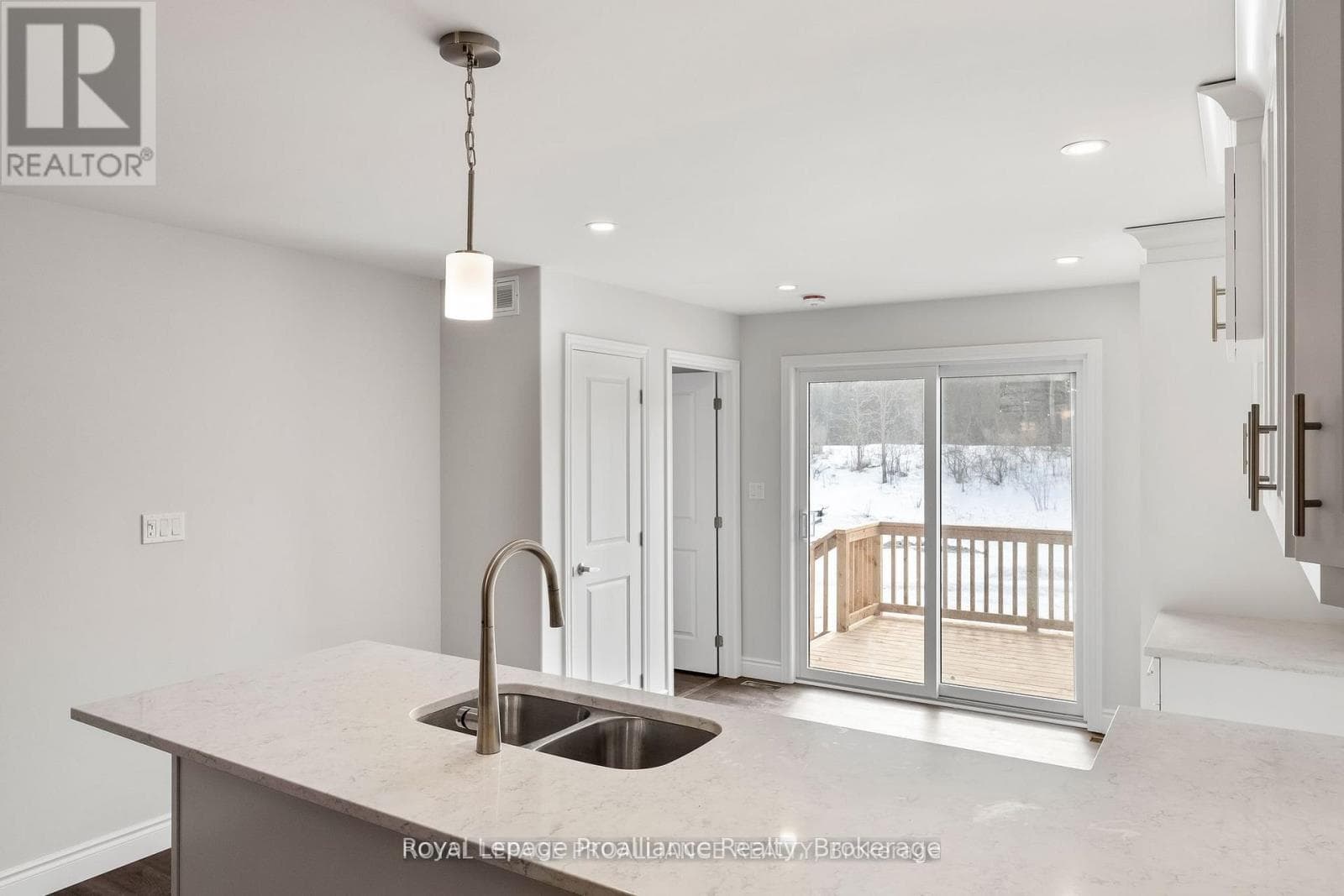 202 HOMEWOOD AVENUE, Central Lakes — photo 5