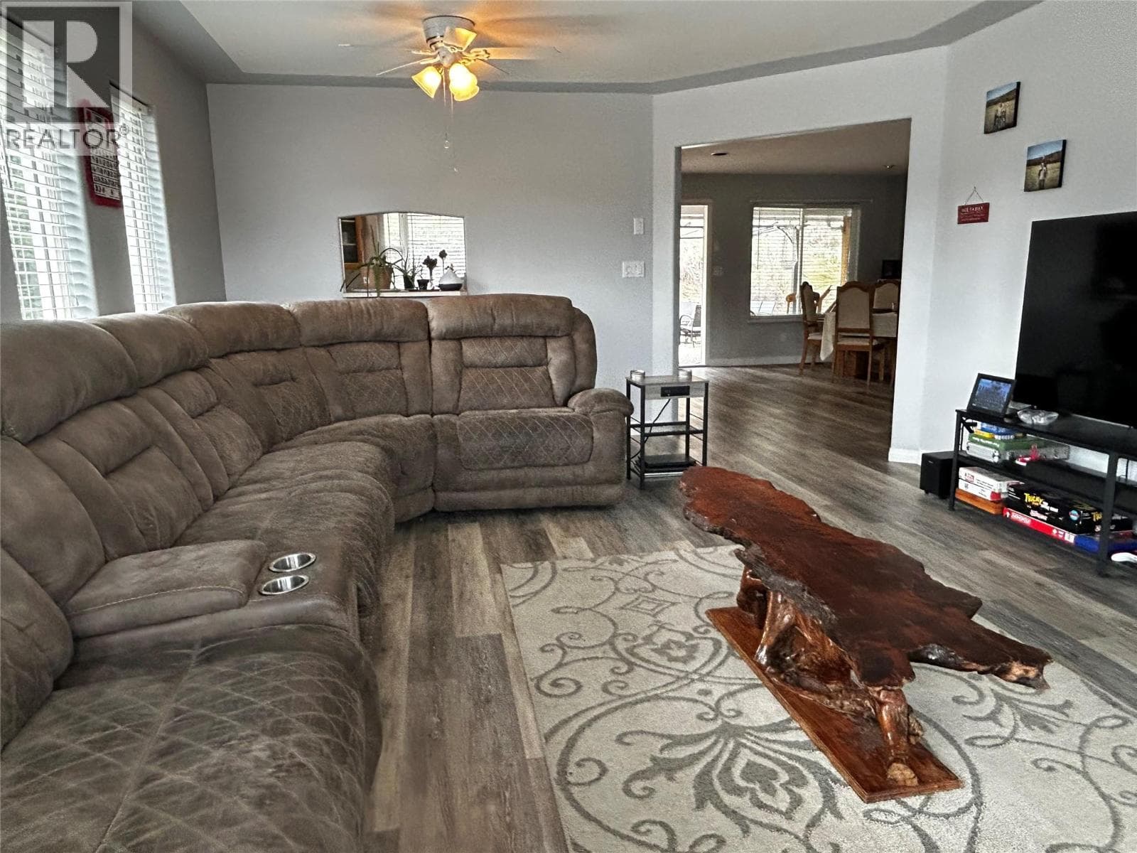 2024 MOUNTAIN VIEW AVENUE, Interior REALTORS® — photo 2
