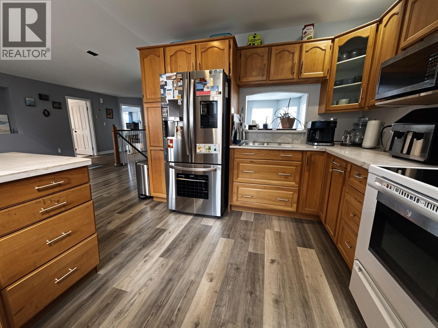2024 MOUNTAIN VIEW AVENUE, Interior REALTORS® — photo 5