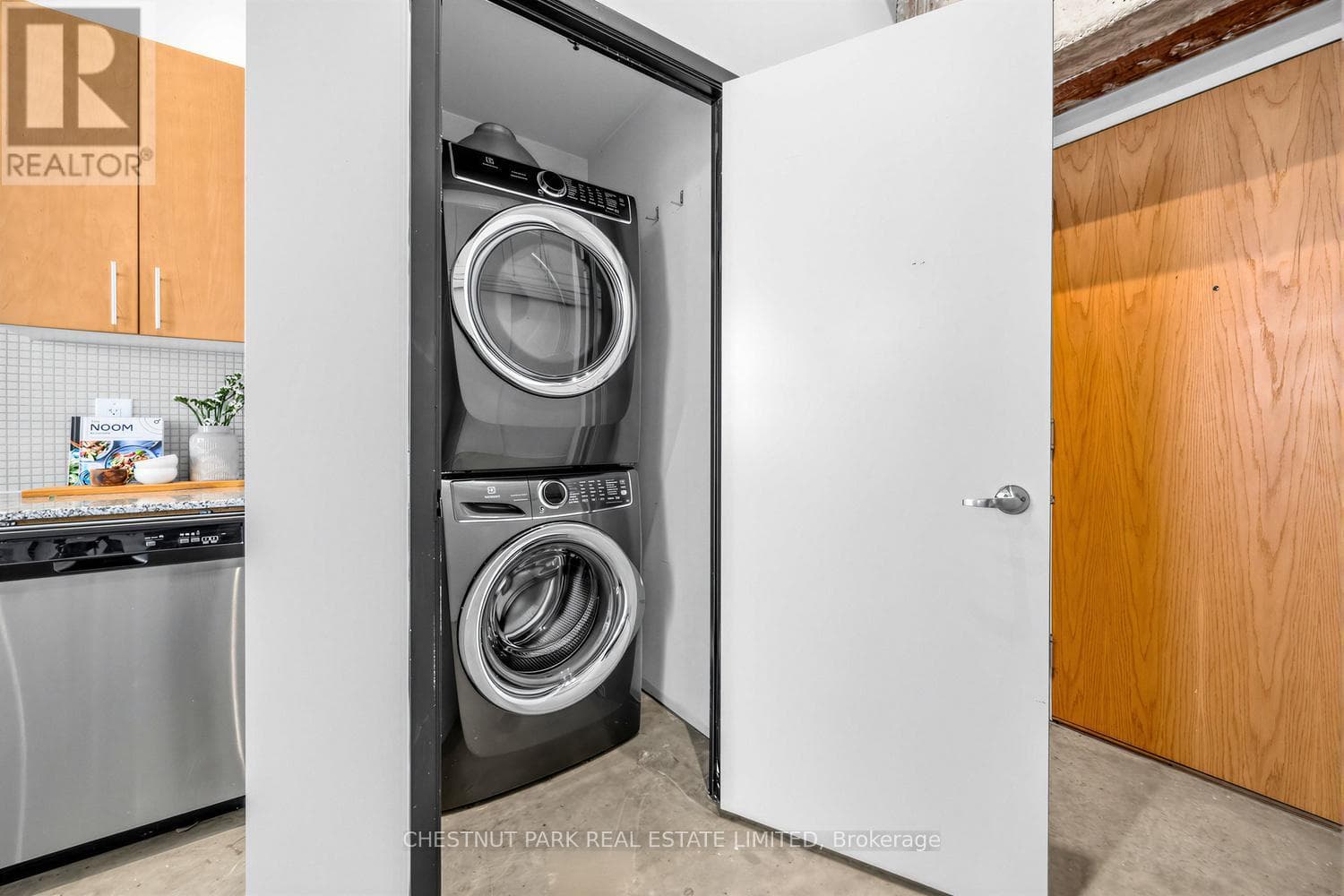 301 - 363 SORAUREN AVENUE, Toronto — photo 4