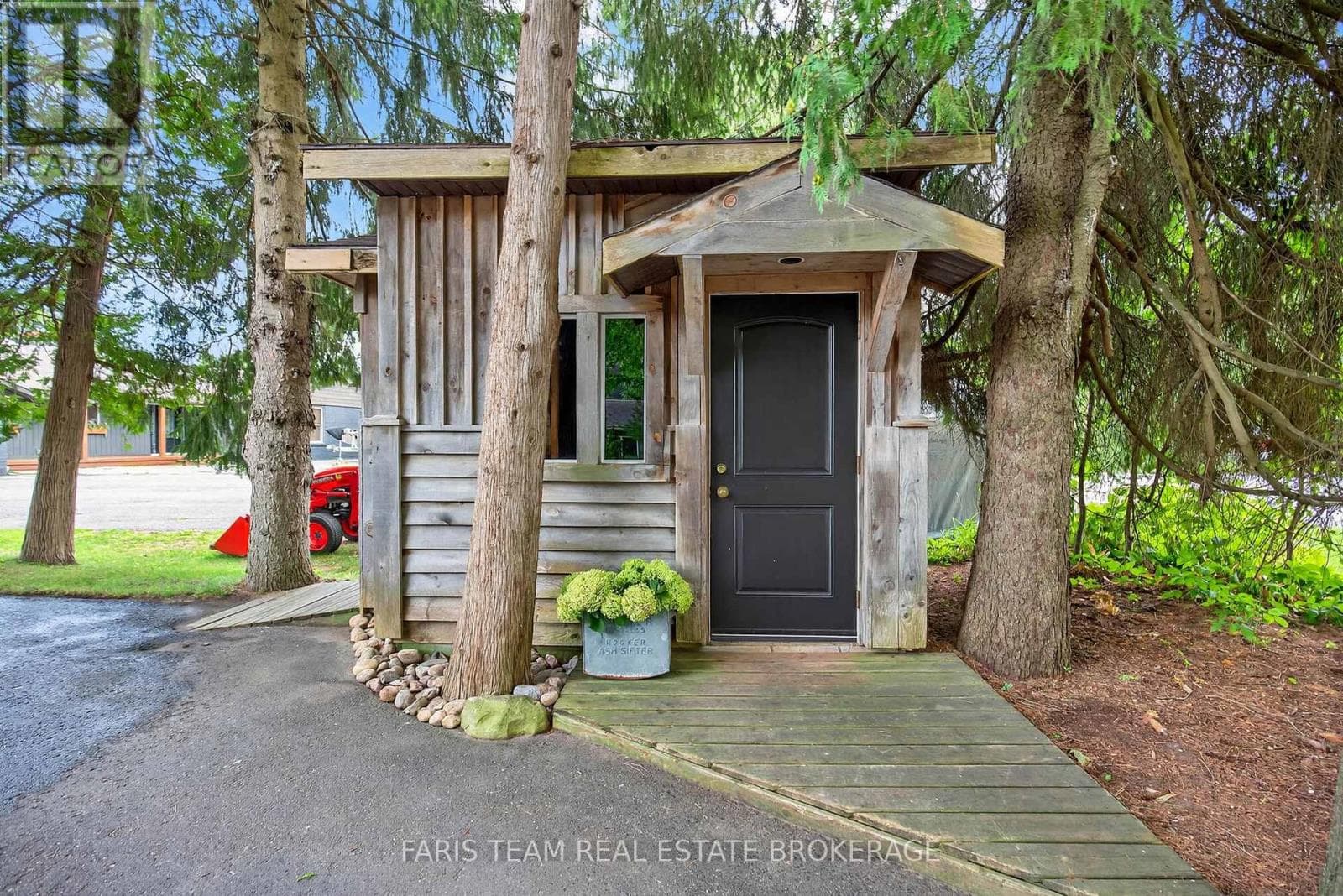 238 ROBINS POINT ROAD, Toronto — photo 5