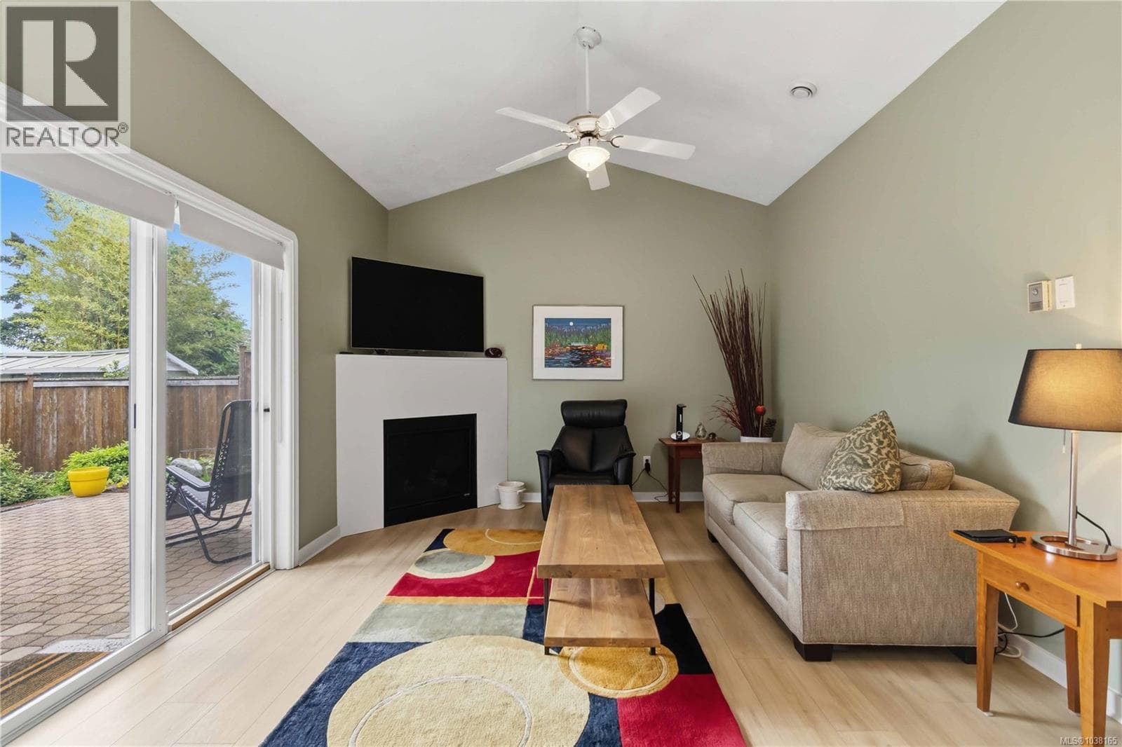 1056 Holly Park Rd, Victoria — photo 5