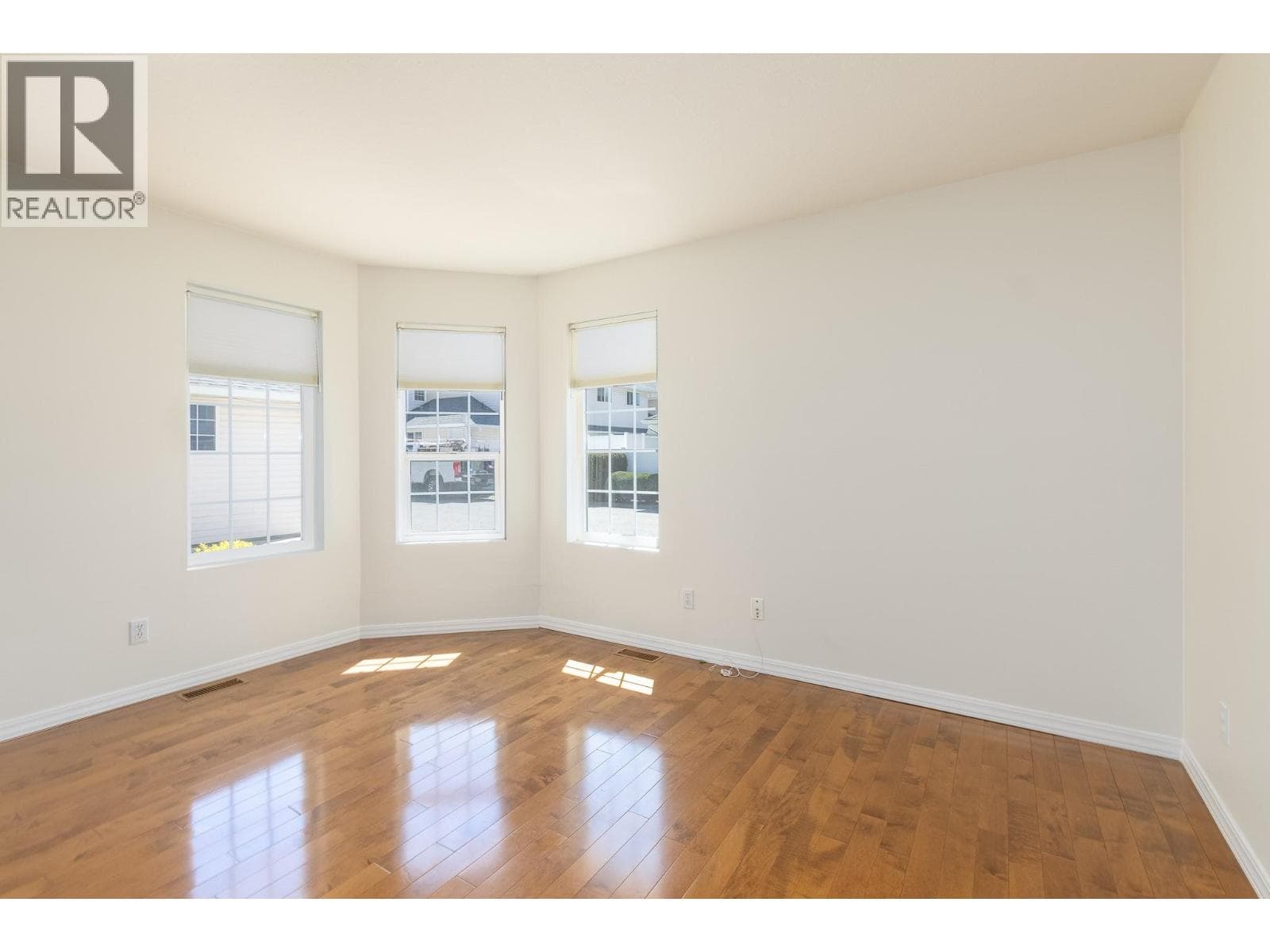 870 10 Street SW Unit# 112, Interior REALTORS® — photo 4