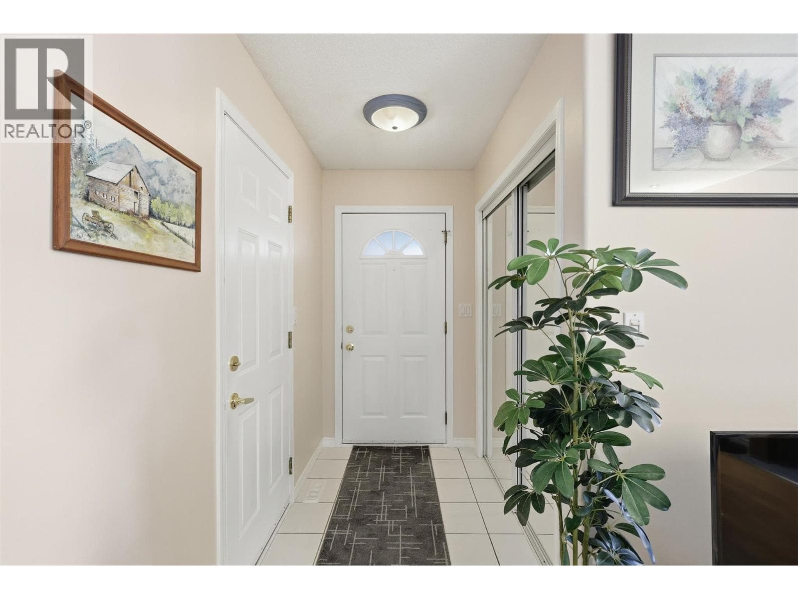 1933 ASH WYND, Interior REALTORS® — photo 4