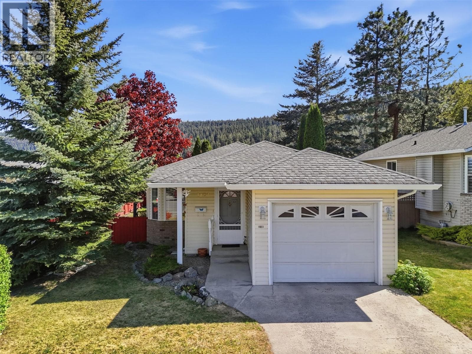 1933 ASH WYND, Interior REALTORS®