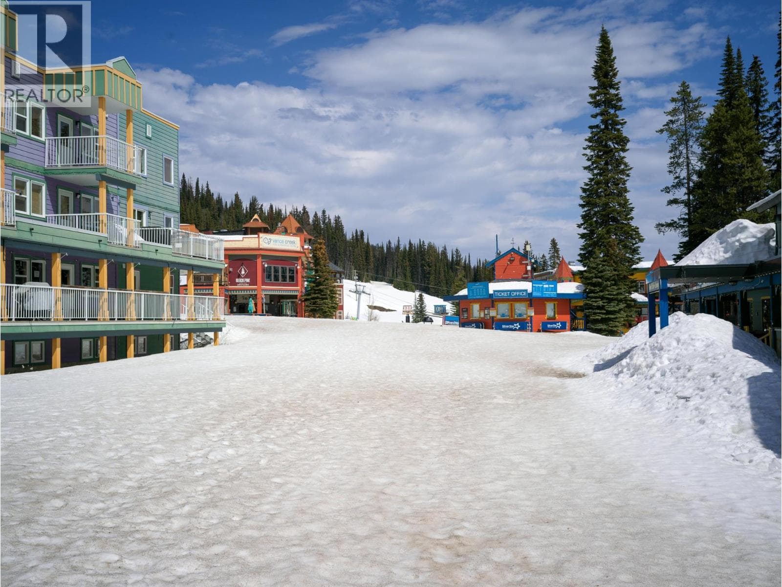 30 MONASHEE ROAD UNIT 303, Interior REALTORS® — photo 4