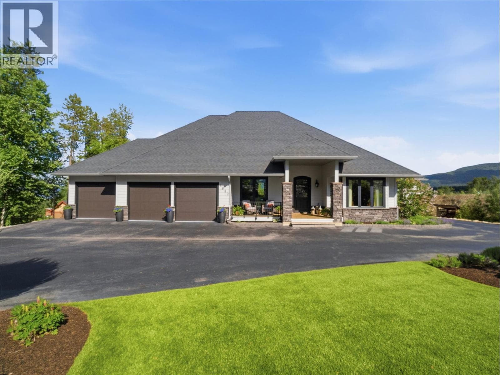 4680 56 Street NW, Interior REALTORS®