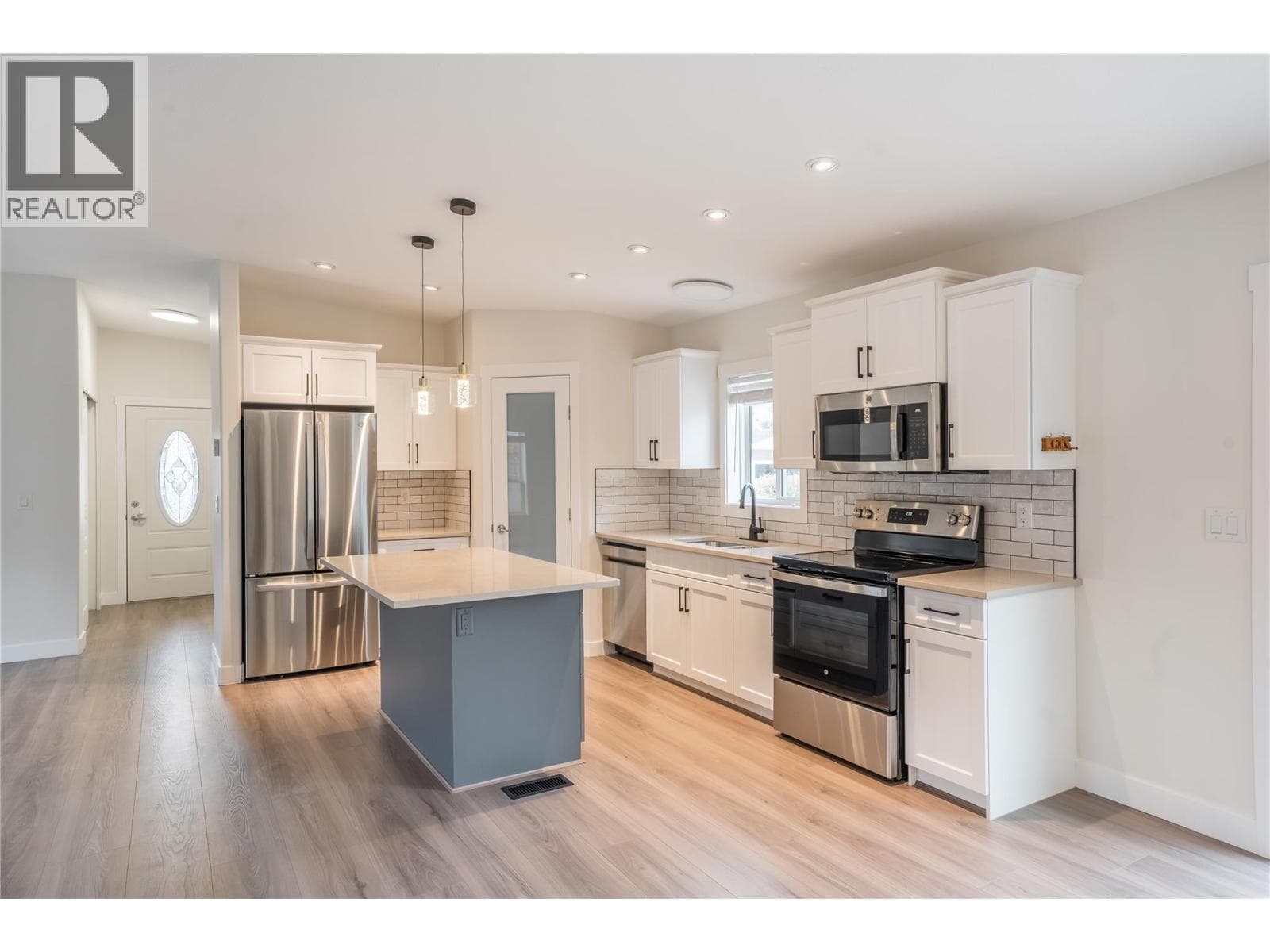 8300 Gallagher Lake Frontage Road Unit# 70, Interior REALTORS® — photo 4