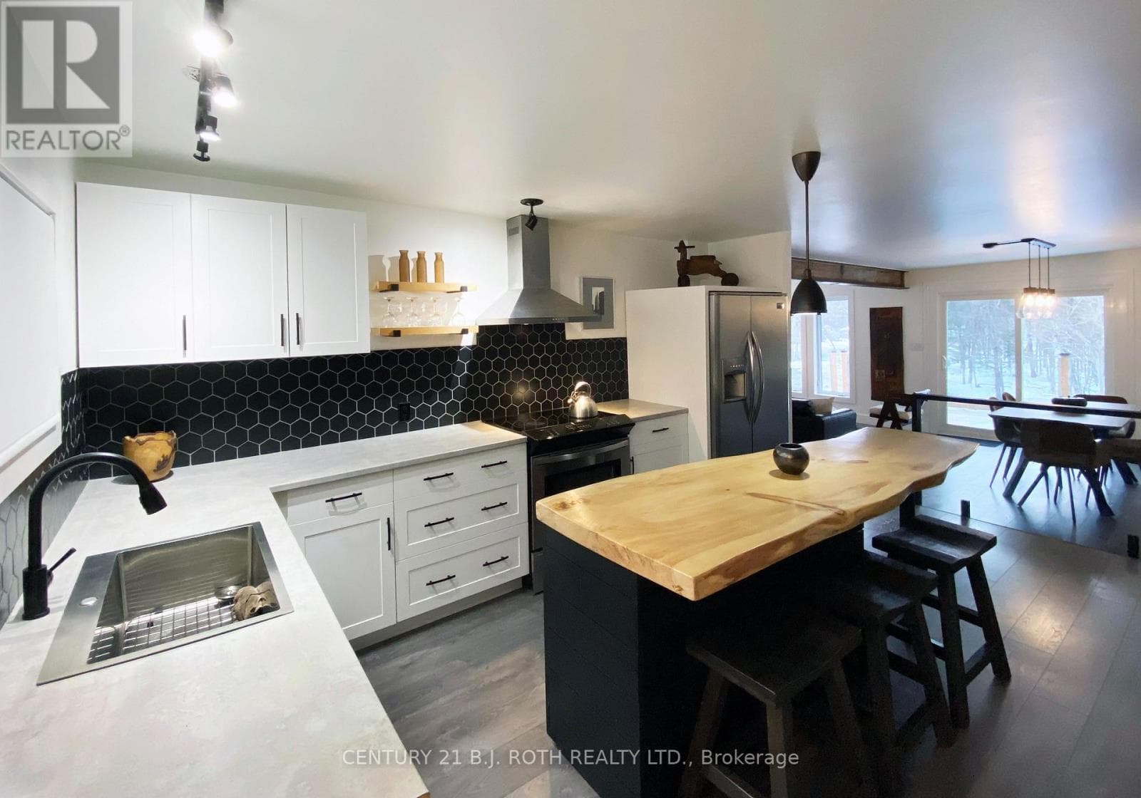 8101 KINGS RIVER ROAD, Toronto — photo 5