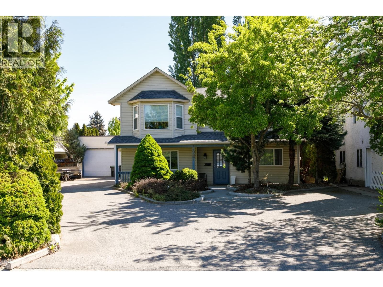 2997 LOWE COURT, Interior REALTORS®