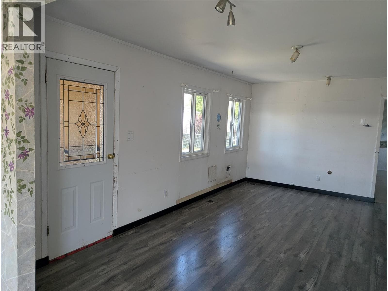 4933 ANKER ROAD, Interior REALTORS® — photo 5