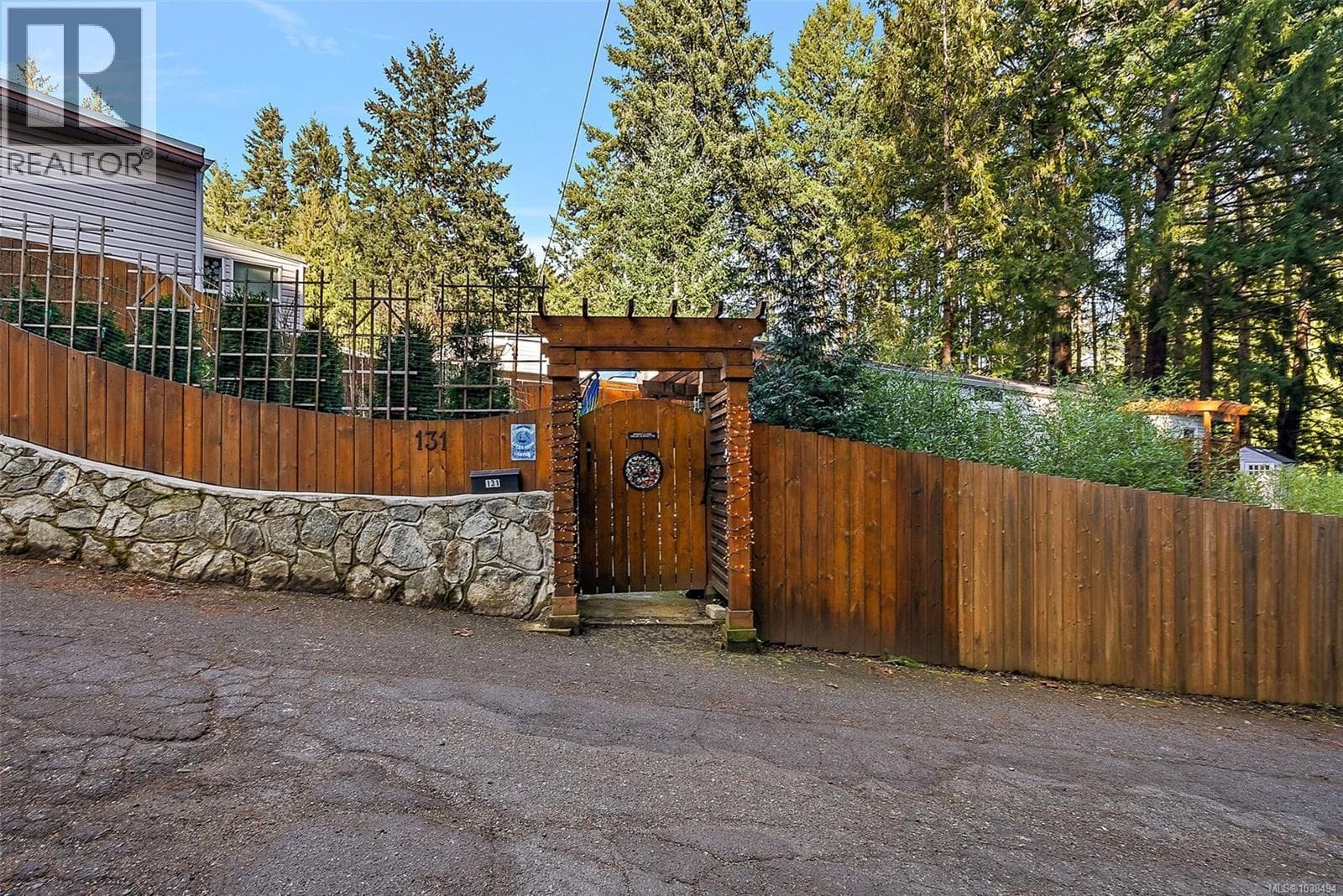 131 2500 Florence Lake Rd, Victoria — photo 2