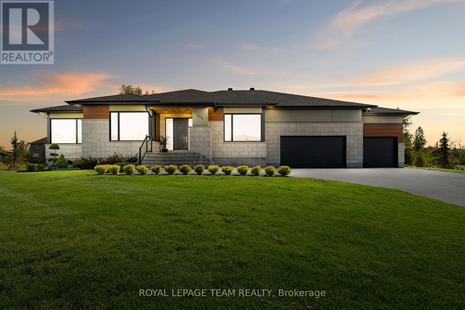 205 SUMMERVIEW TERRACE in GREELY
