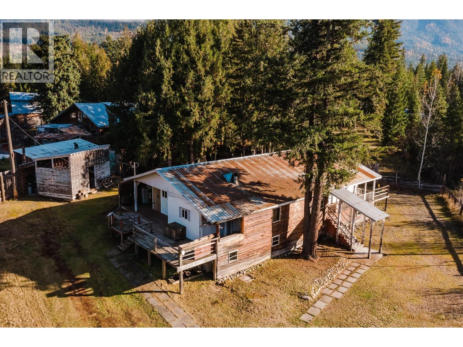 3974 MALAKWA STATION ROAD, Interior REALTORS® — photo 2