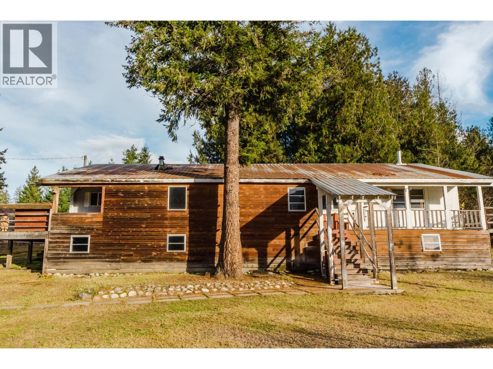 3974 MALAKWA STATION ROAD, Interior REALTORS® — photo 3