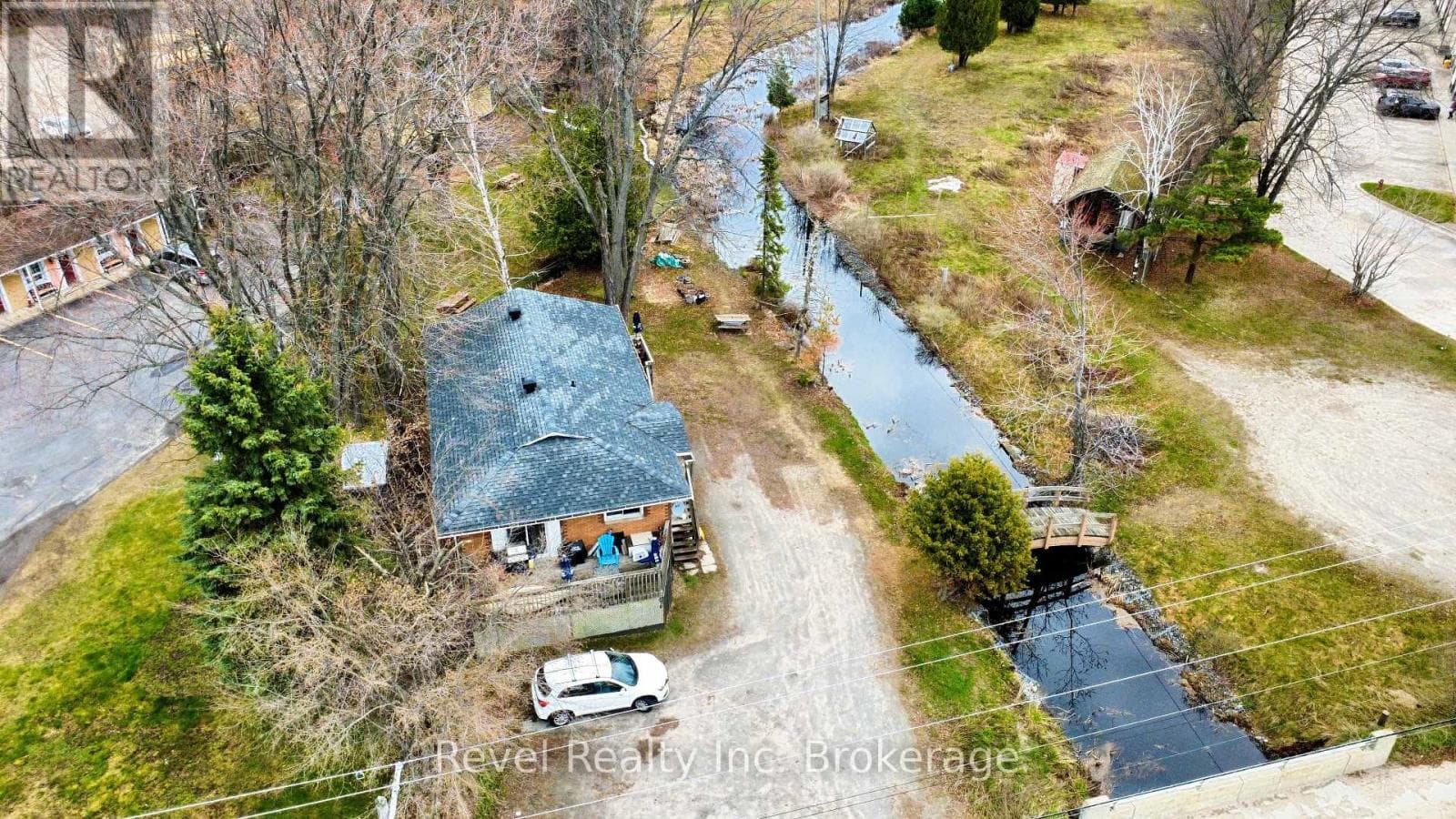 668 LAKESHORE DRIVE, North Bay — photo 2