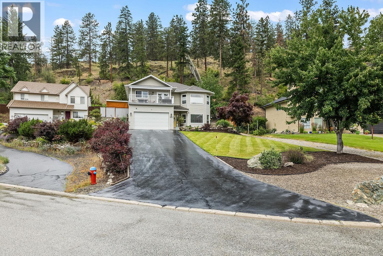5827 VICTORIA STREET, Interior REALTORS®