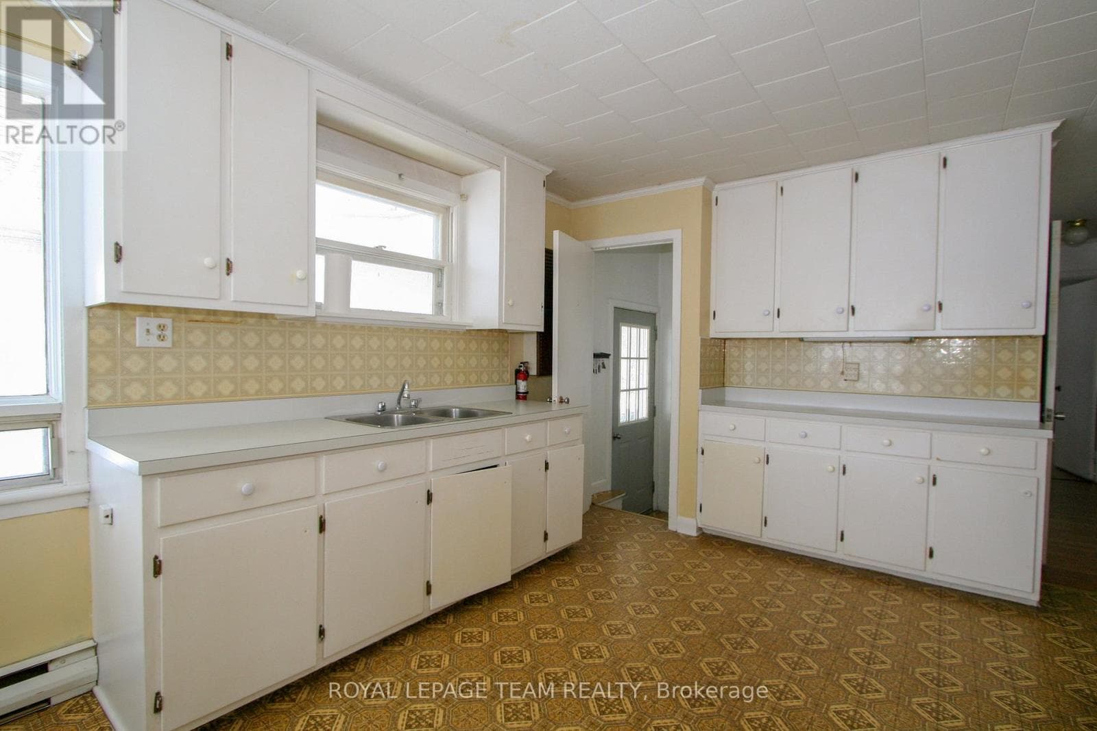 9 COCKBURN STREET, Ottawa — photo 3