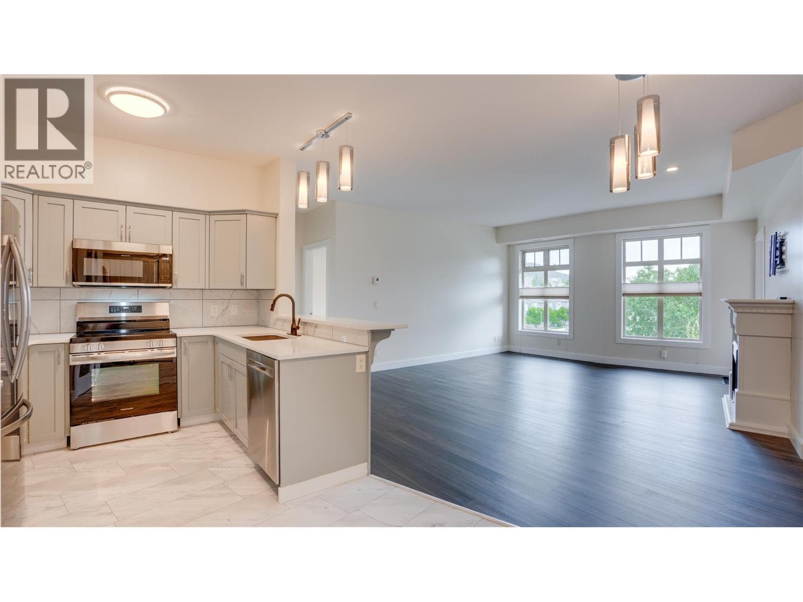 2551 Shoreline Drive Unit# 412, Interior REALTORS® — photo 3