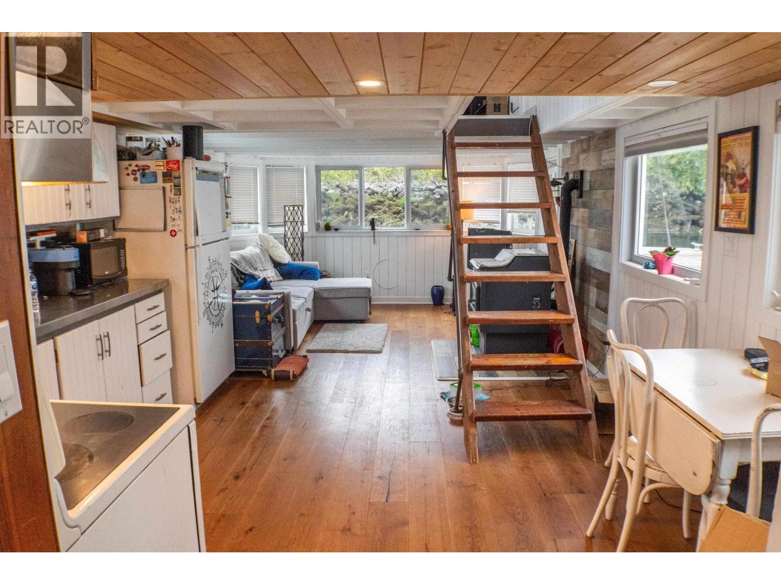 GNB21-415 W ESPLANADE AVENUE, Greater Vancouver — photo 3