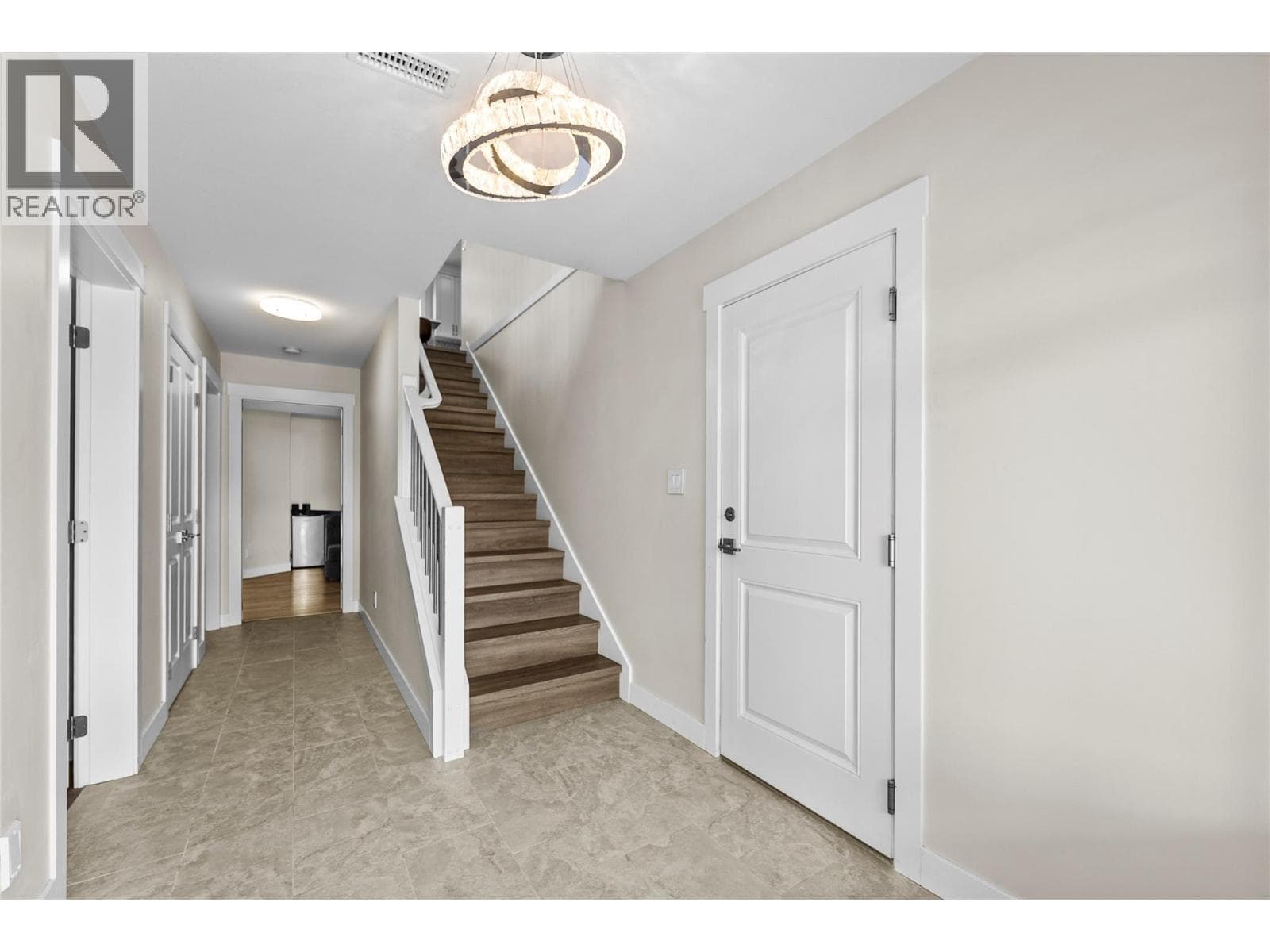 469 DALADON Drive, Interior REALTORS® — photo 4