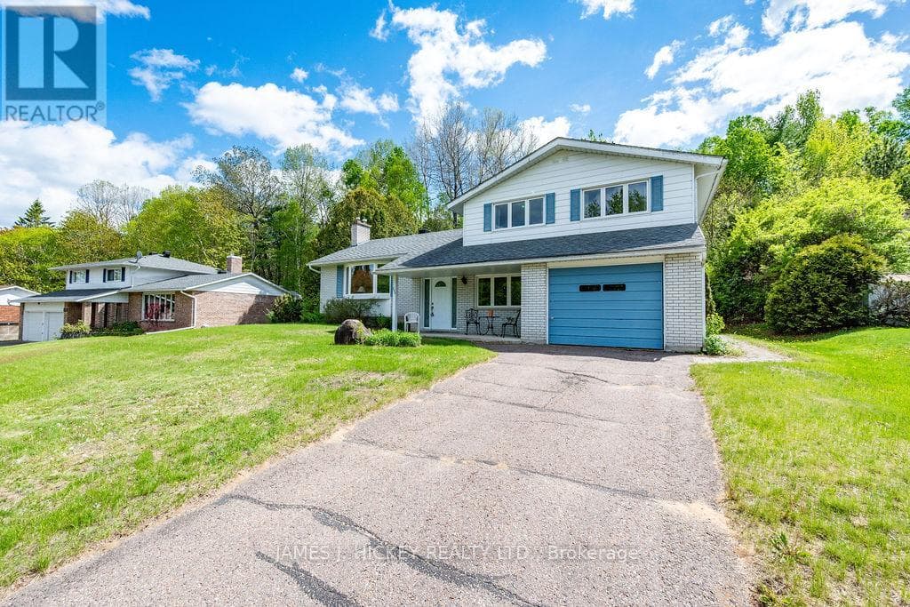250 THOMAS STREET, Renfrew County — photo 2