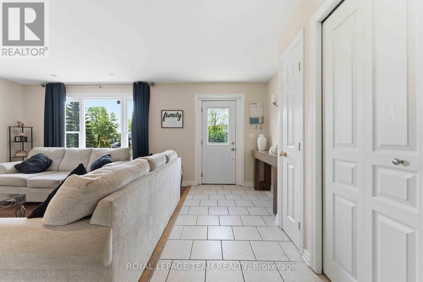 1628 STANLEYFIELD CRESCENT, Ottawa — photo 4