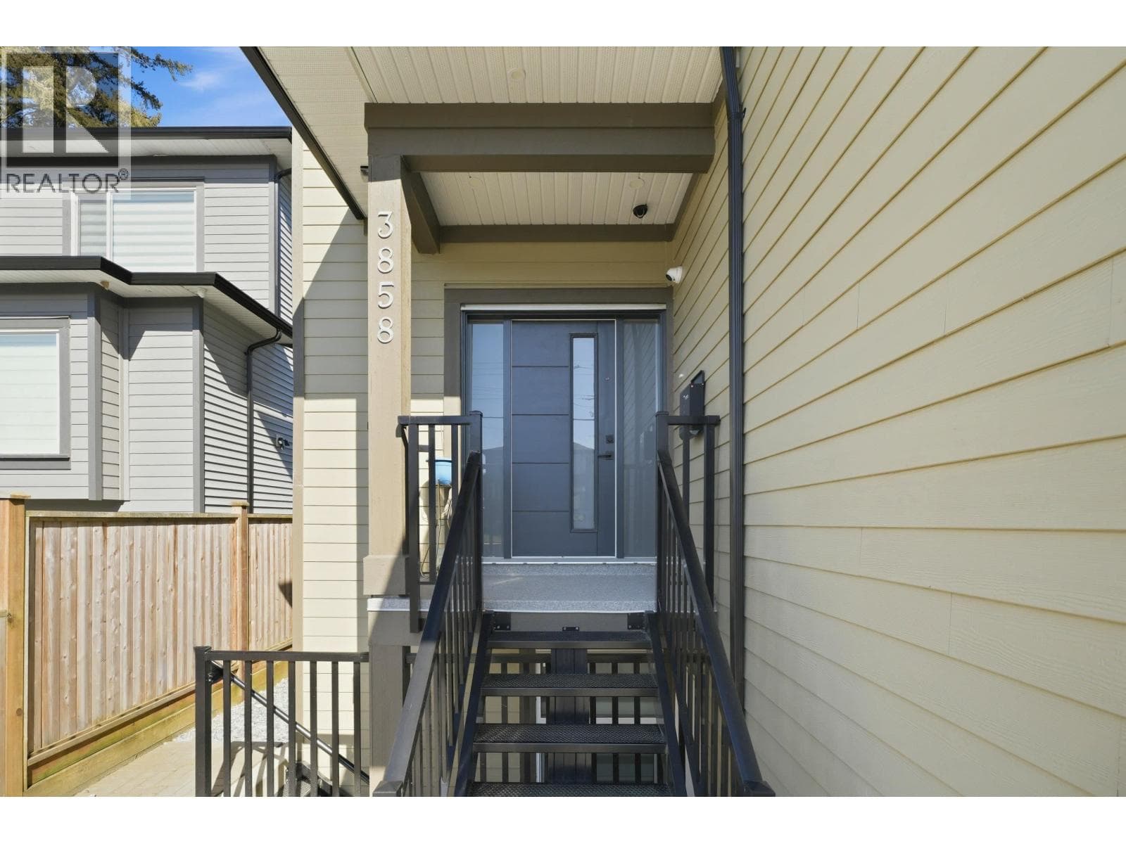 3858 COAST MERIDIAN ROAD, Greater Vancouver — photo 2