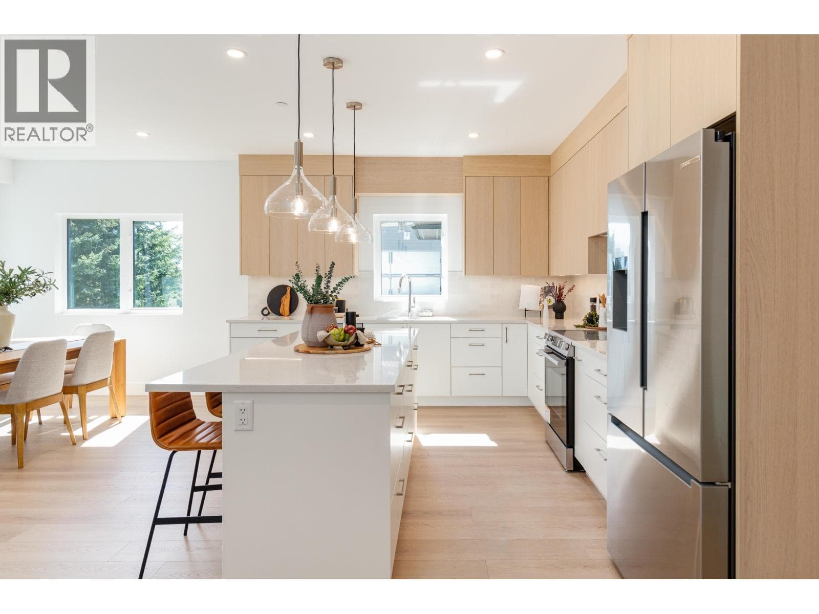 2 2098 CRUMPIT WOODS DRIVE, Greater Vancouver — photo 3
