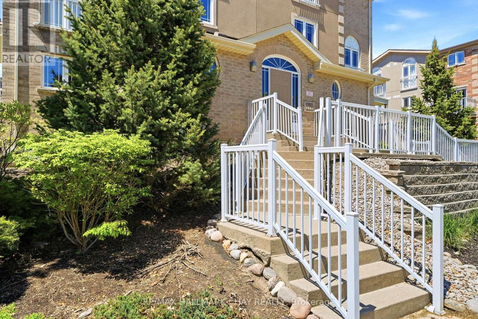 1 - 408 VETERANS DRIVE, Toronto — photo 3